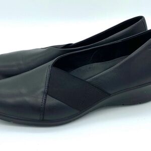 Ecco Women's Black Slip-On Loafers! NEW!